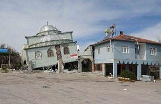 İlk depremde minaresi, ikincisinde kendisi yıkılan...