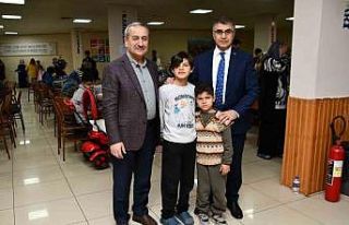 İlk iftar depremzedelerle yapıldı