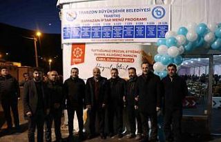 İlk iftarlarında depremzedeleri yalnız bırakmadılar