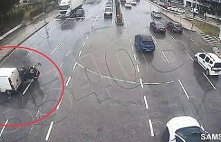 Işık ihlali yapan araca motosiklet hızla çarptı:...