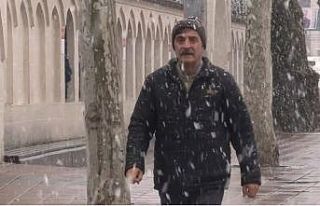 İstanbul’da vatandaştan kar şaşkınlığı:...