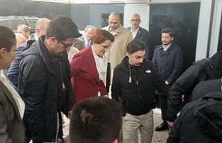 İYİ Parti lideri Akşener, partisinin belediye başkanlarıyla...