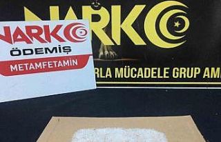 İzmir’de polisten metamfetamin operasyonu: 2 gözaltı