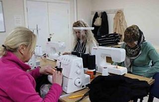 İzmitli kadınlar depremzedelere eşofman dikiyor