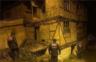 Jandarma aranan 3 şüpheliyi yakaladı