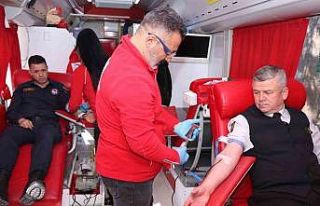 Jandarma personellerinden kan bağışı