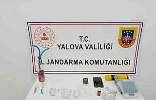 Jandarma uyuşturucu tacirleri ve kaçakçılara göz...
