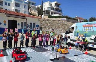 Jandarmadan miniklere trafik eğitimi