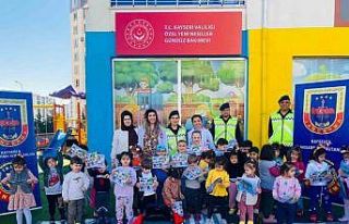 Jandarmadan okul öncesi öğrencilerine trafik eğitimi