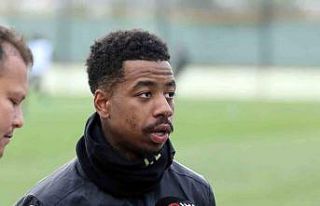 Jason Lokilo: "İstanbulspor büyük bir camia,...