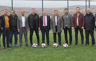 Kabakcı ve Önal, Pınarbaşı Stadı’nı inceledi