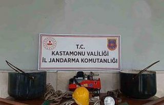 Kaçak kazı yapan definecilere suçüstü baskın:...