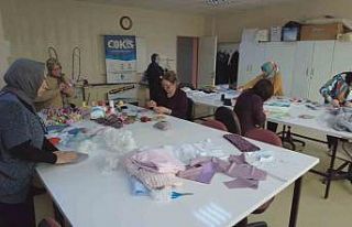 Kadın kursiyerler depremzede çocuklar için oyuncak...