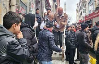 Kağıthane’deki yangında mahsur kalan yaşlı...