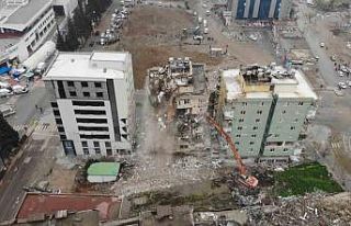 Kahramanmaraş’ta 8 katlı binanın kontrollü yıkımı...