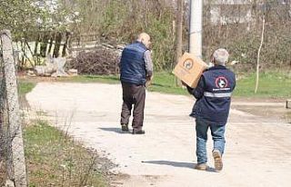 Kapı kapı dolaşıp bırakıyorlar