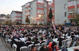 Karabük’te ilk geleneksel mahalle iftarı Aydınlıkevler’de...
