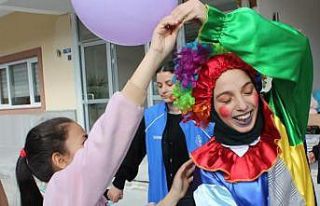 Karaman’da depremzede çocuklar gençlik merkezinde...