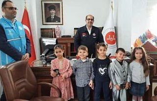 Karaman’da minikler kumbaralarını depremzedelere...