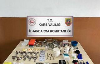 Kars’ta jandarma ekipleri sahte diş doktorunu yakaladı