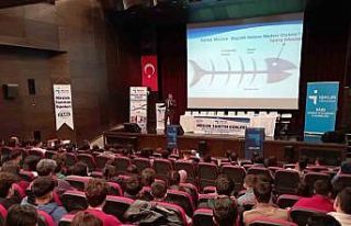 Kars’ta meslek erbapları öğrencilerle buluştu