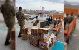 Kars’tan deprem bölgesine yardım ve destekler...