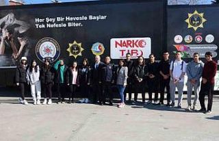 Kartal Meydanında bulunan ‘Narko Tır’ ile vatandaşa...