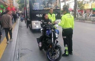 Kaskı kafası yerine koluna taktı, ilk kez ceza...