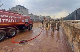 Kayseri, Deprem Bölgesinin Yanı Sıra Sel Yaşanan...