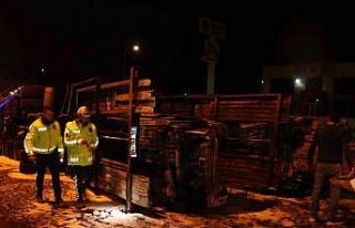 Kayseri’de feci kaza: Yanan tırın sürücüsünü...