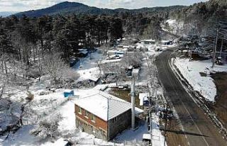 Kazdağları’nda sürpriz kar yağışı