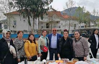Kemer’de depremzede vatandaşlar için hayır panayırı