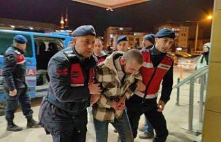 Kendisine borcu olan adamı tüfekle vuran şahıs...