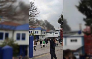 Kimya fabrikasında patlama sonrası yangın