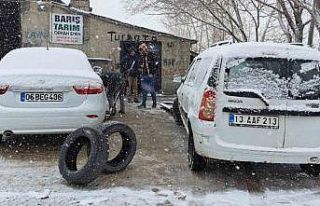 Kışın geri gelmesi lastikçilerin işine yaradı