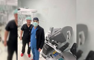 Kolon kanseri tedavisinde kullanılan robotik cerrahi...