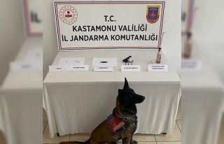 Kontrol noktasında durdurulan araçta uyuşturucu...