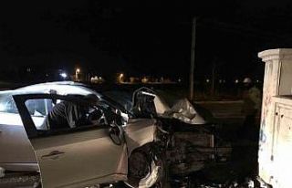 Kontrolden çıkıp duvara çarpan otomobilin sürücüsü...