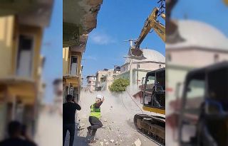 Kontrollü minare yıkımında işçi yaralandı