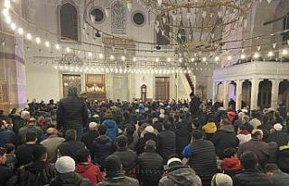 Konya’da ilk teravih namazında camiler doldu