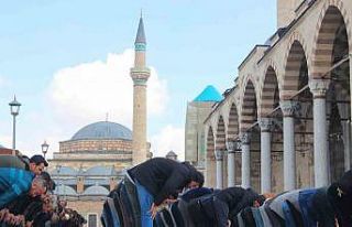 Konya’da Ramazan ayının ilk Cuma namazı kılındı