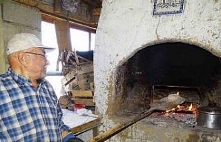 Köy ekmeğinden vazgeçemiyorlar