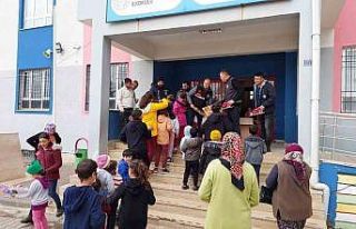 Köyceğiz polisi Kahramanmaraş’taki çocuklara...