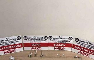 Kütahya’da 2 uyuşturucu satıcısı tutuklandı