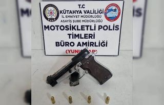 Kütahya’da bir kişinin üzerinde ruhsatsız tabanca...