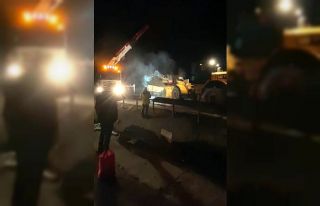 Kütahya’da kimyasal madde yüklü tır devrildi:...