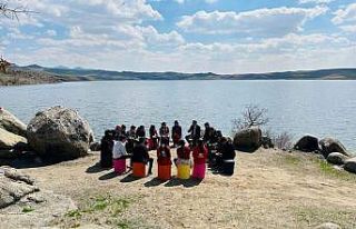 Kütüphane Haftası’nda manzaraya karşı kitapları...