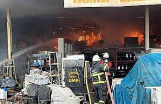 Lastik üretim tesisi alev alev yandı: Bölgedeki...