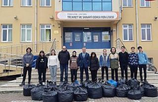 Lise öğrencileri 360 kilo mavi kapak topladı