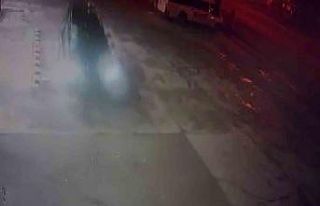 Lüks otomobille benzin istasyonuna daldı